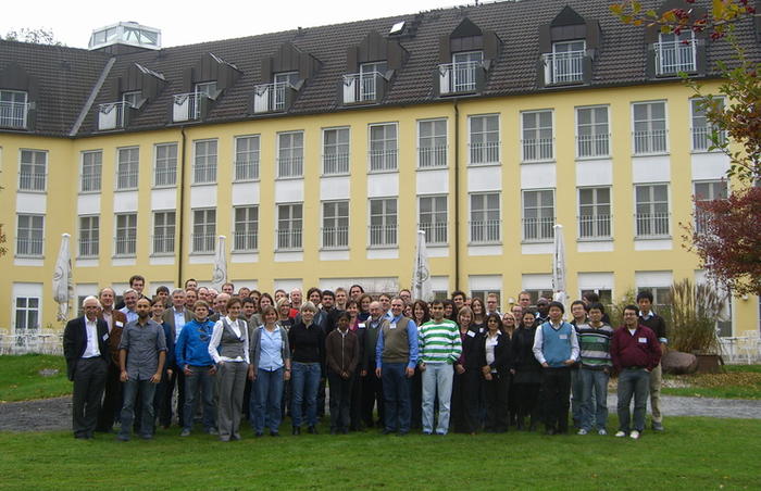 Gruppenfoto der Teilnehmer des SFB-Symposiums in Zeuthen